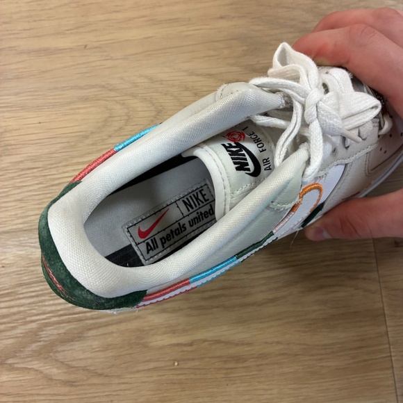 Nike Air Force 1 All Petals United Embroidered Sneakers Women's Size 7.5 Skater - Picture 8 of 8